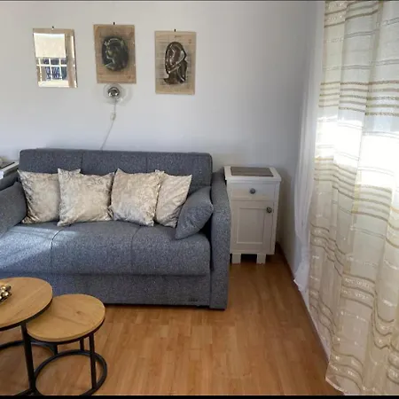 公寓 Remi, Penthouse With Balcony, Free Parking 玛里纳