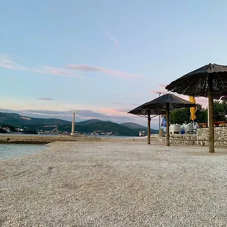 Apartamento Remi, Penthouse With Balcony, Free Parking Marina (Bossoglina)