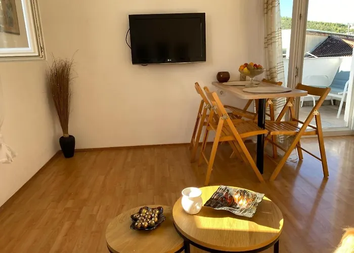 Remi, Penthouse With Balcony, Free Parking Apartman *