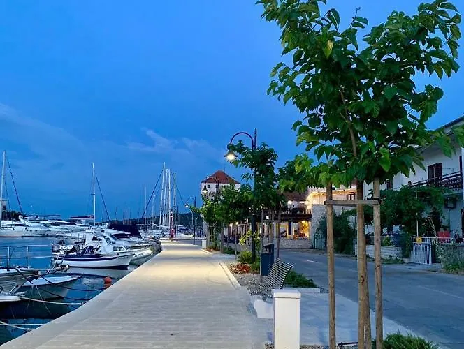 Apartman Remi, Penthouse With Balcony, Free Parking Marina